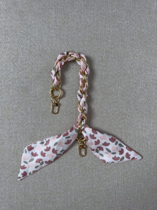 Phone Wrist Lanyard Gold Metal Scarf Phone Charm Strap with Tether Tab Women Phone Chain Accessories for Handbags
